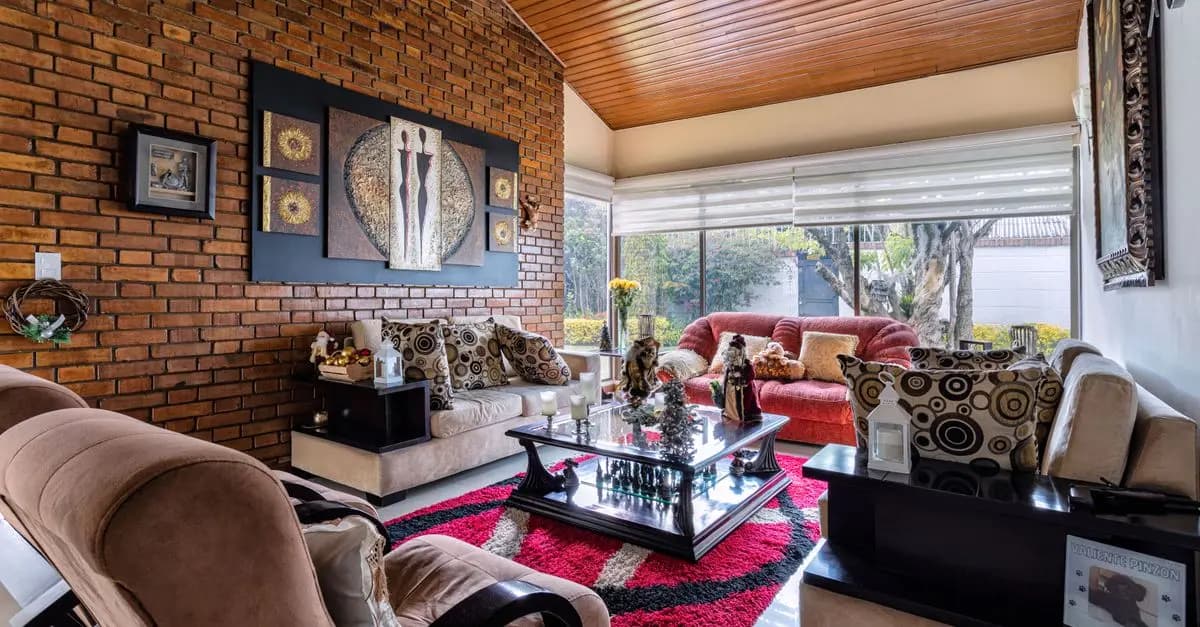 10 Essential Tips for Creating a Pet-Friendly Home Environment