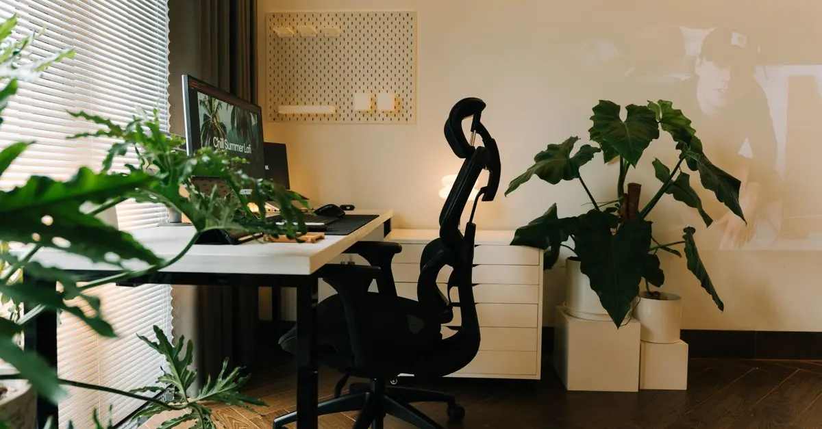 10 Essential Tips for Creating a Pet-Friendly Home Office